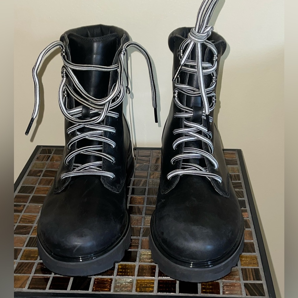 Sorel Lennox Lace Boots Black